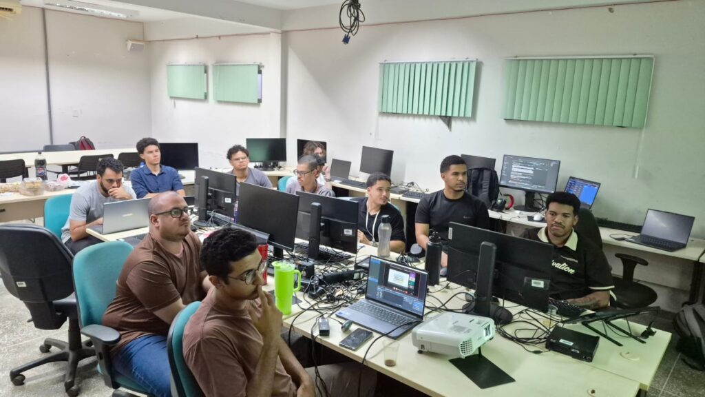 Alunos do Instituto Federal da Bahia em aula sobre o e-Cidade